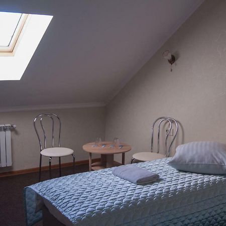 Veles Hotel Brovary Esterno foto
