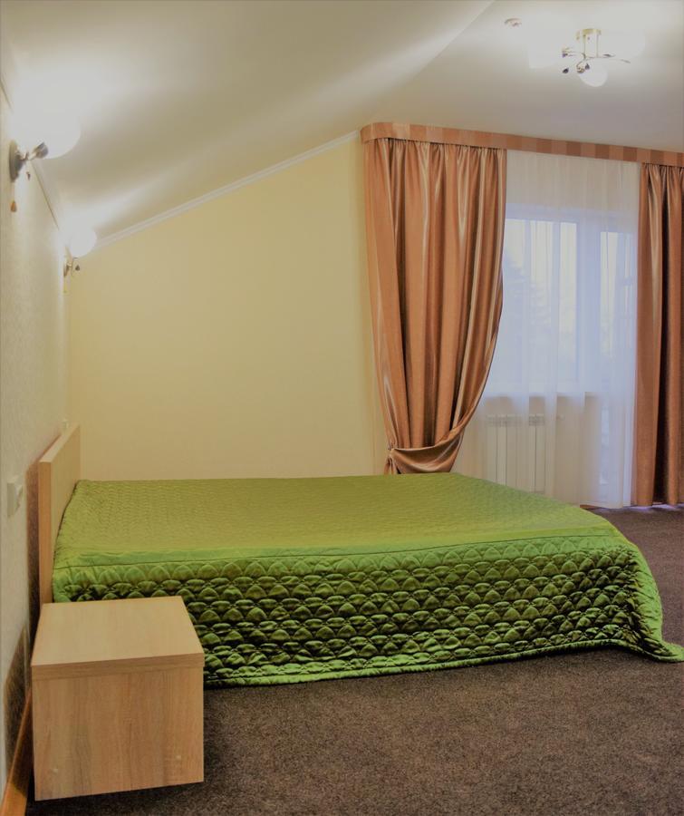 Veles Hotel Brovary Esterno foto