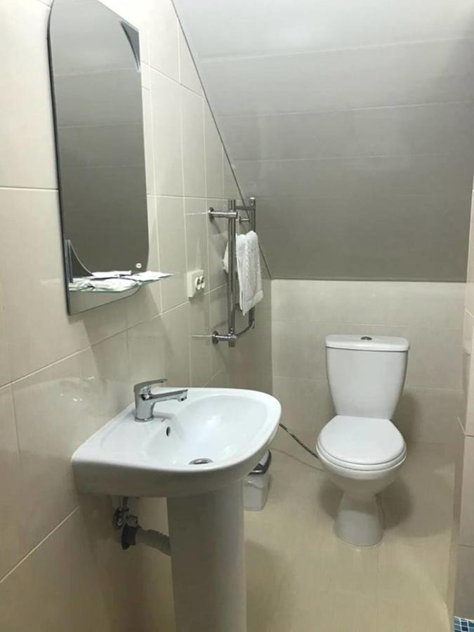 Veles Hotel Brovary Esterno foto