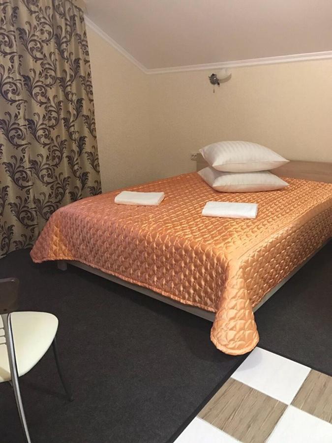 Veles Hotel Brovary Esterno foto