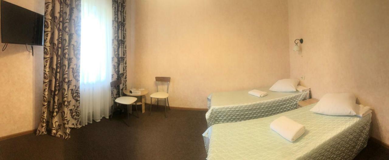 Veles Hotel Brovary Esterno foto