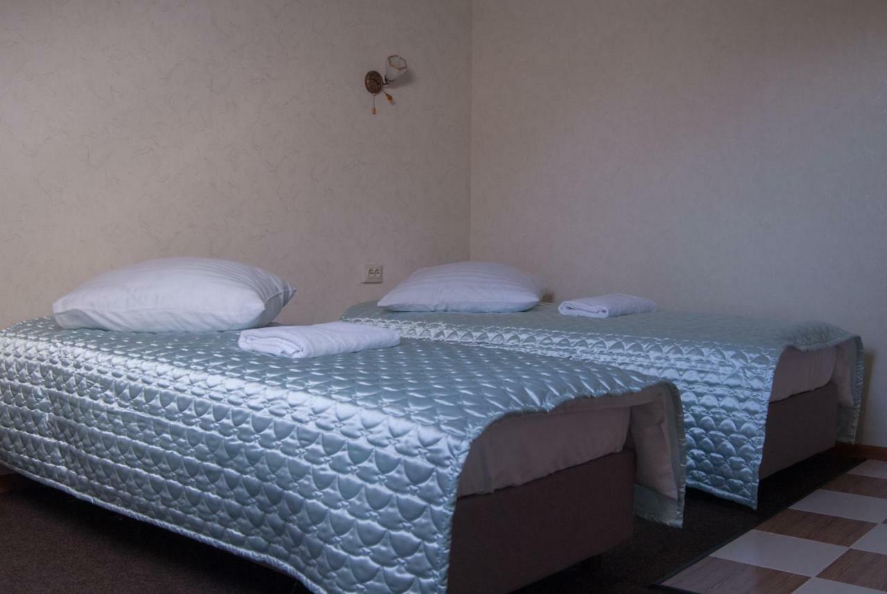 Veles Hotel Brovary Esterno foto