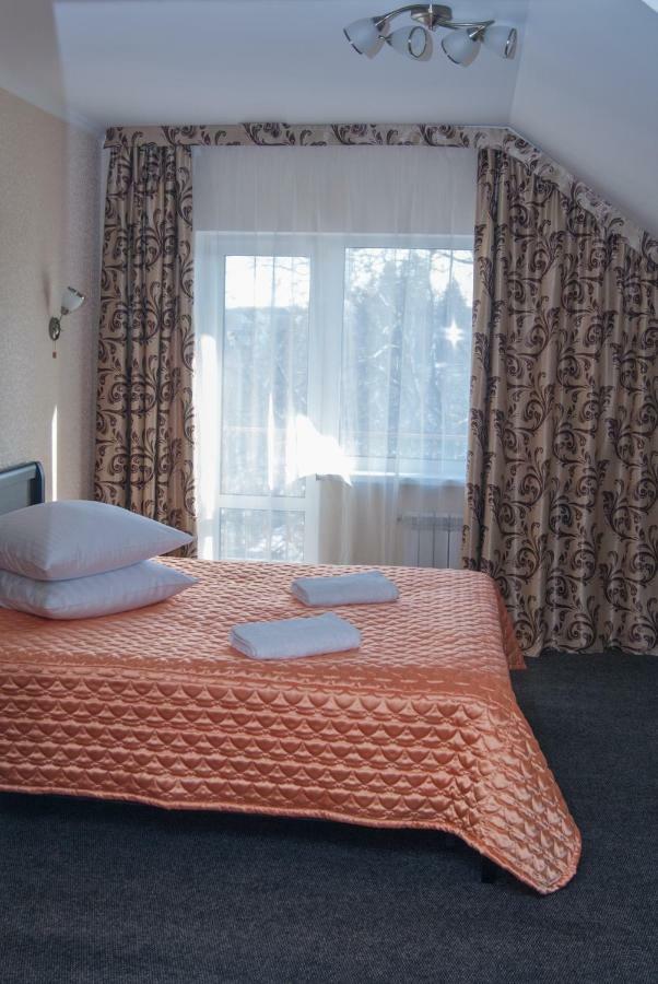 Veles Hotel Brovary Esterno foto