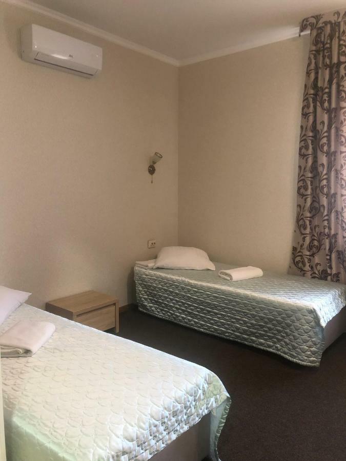Veles Hotel Brovary Esterno foto
