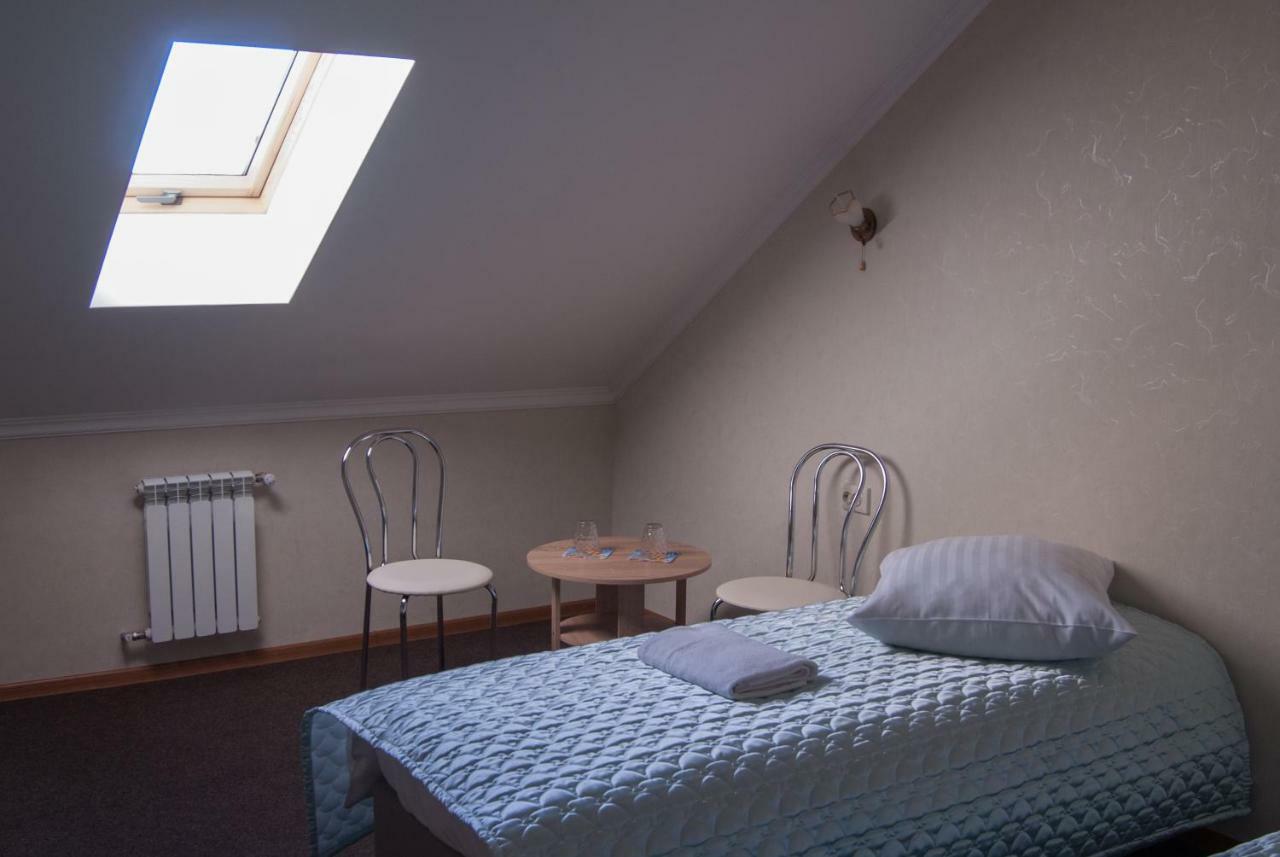 Veles Hotel Brovary Esterno foto