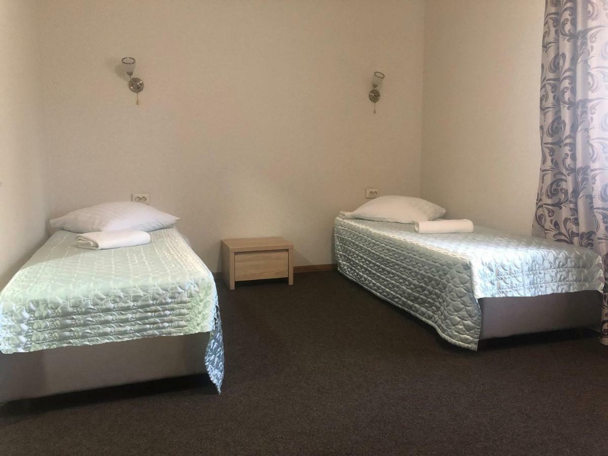 Veles Hotel Brovary Esterno foto